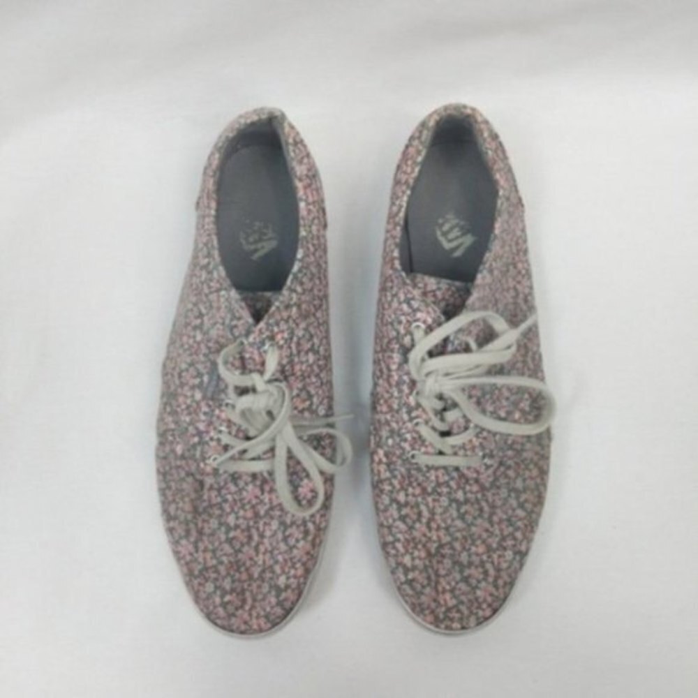 Vans Canvas Low Top Sneakers 11